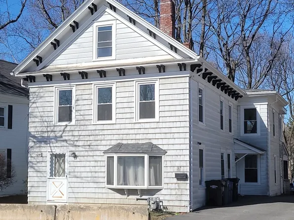 97 Elm St, Amesbury, MA 01913