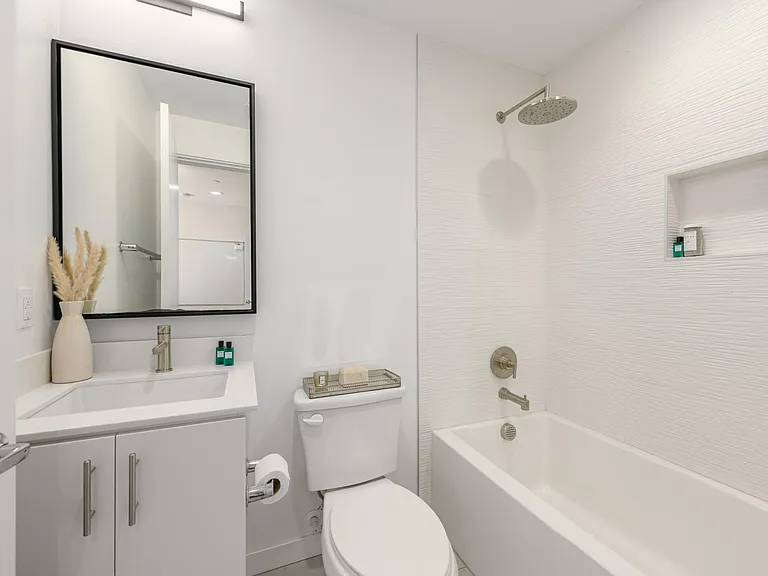 1238 Gordon St — Photo 18