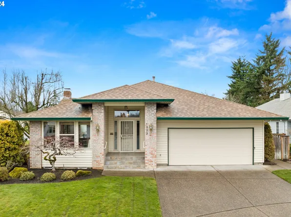 1922 NE 158th Ct, Portland, OR 97230