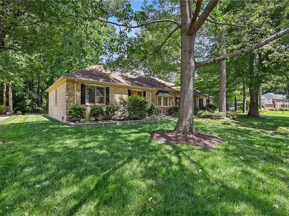 944 Royal Oak Close, Virginia Beach, VA 23452