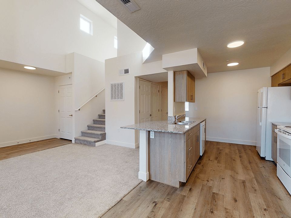 1st image of 121 E Canyon Commercial Ave #18305568