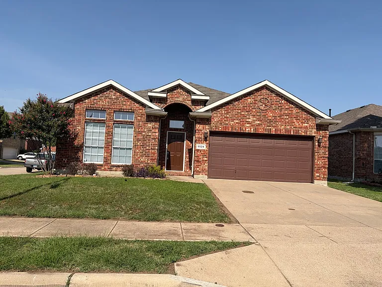 9524 Navarro St — Photo 1