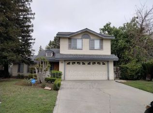 808 E Chickadee Ct, Fresno, CA 93730