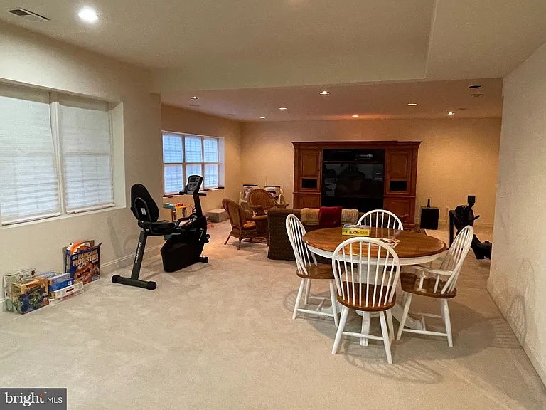 6915 Bonheim Ct — Photo 32
