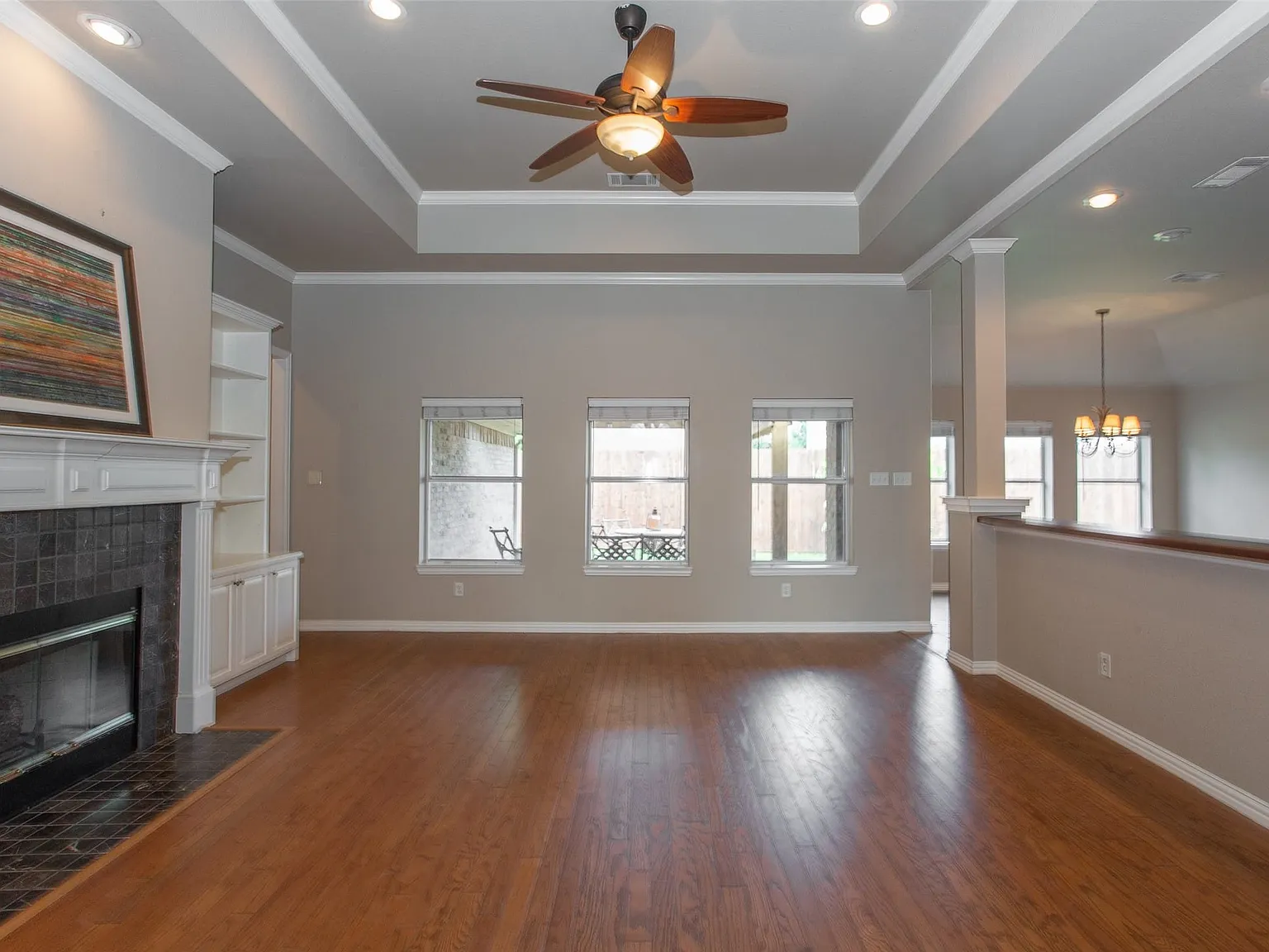 3 bed, 2.0 bath, 2034 sqft, $2,400 — Photo 3