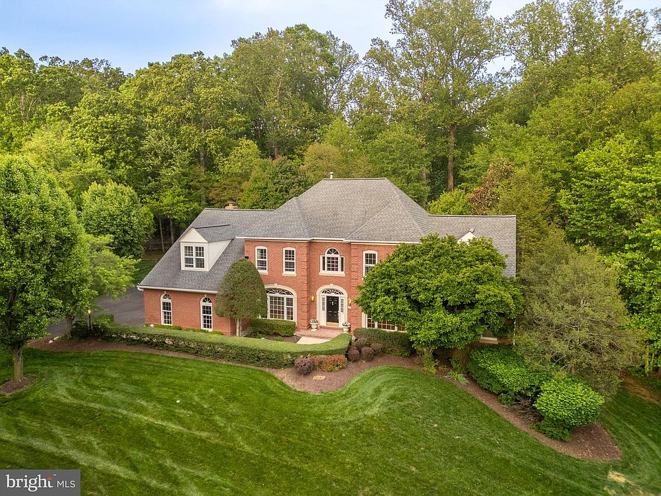 1st image of 2487 Oakton Hills Dr