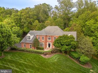 2487 Oakton Hills Dr, Oakton, VA 22124