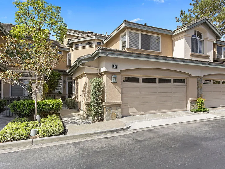 25 Stoney Point — Photo 1