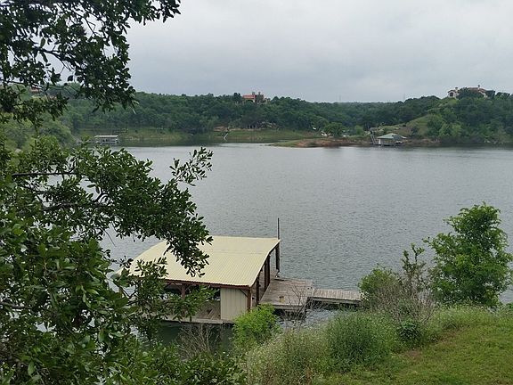3rd image of 916 Yacht Harbor Dr