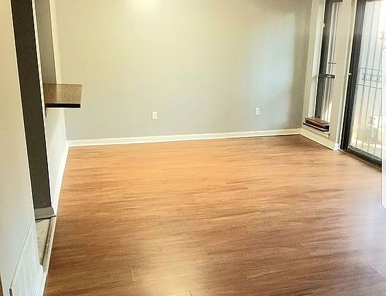5th image of 4046 Graham Oaks Cir