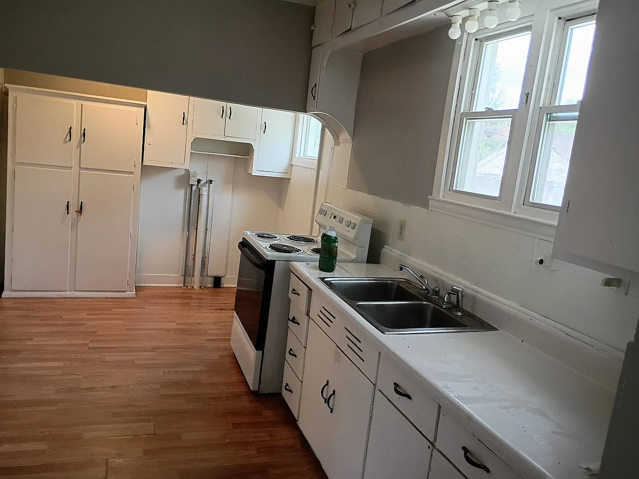 2 bed, 828 sqft, $900 — Photo 3