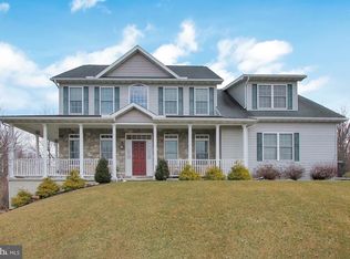 157 Roja Ln, Mertztown, PA 19539