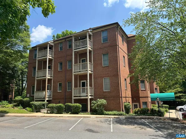 1325 Branchlands Dr APT A, Charlottesville, VA 22901