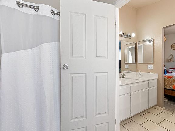 2nd image of 5053 Carlo Ct