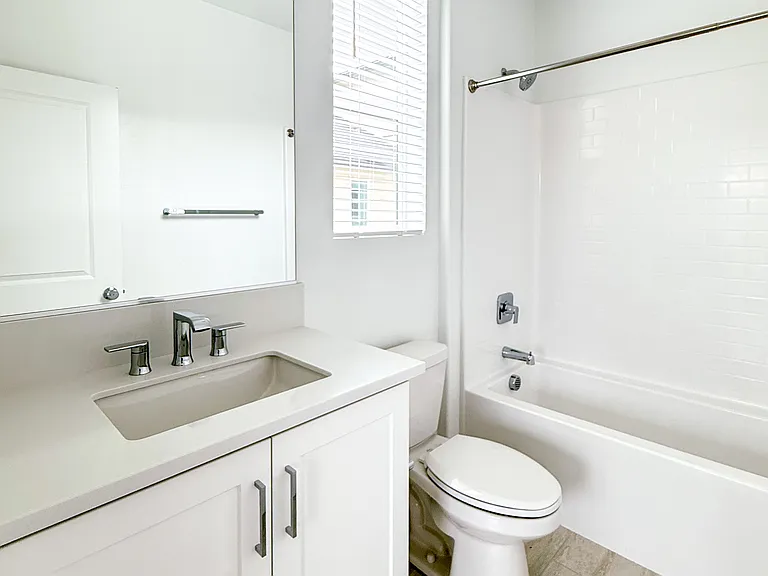 Upstairs Bedroom 3 Bathroom