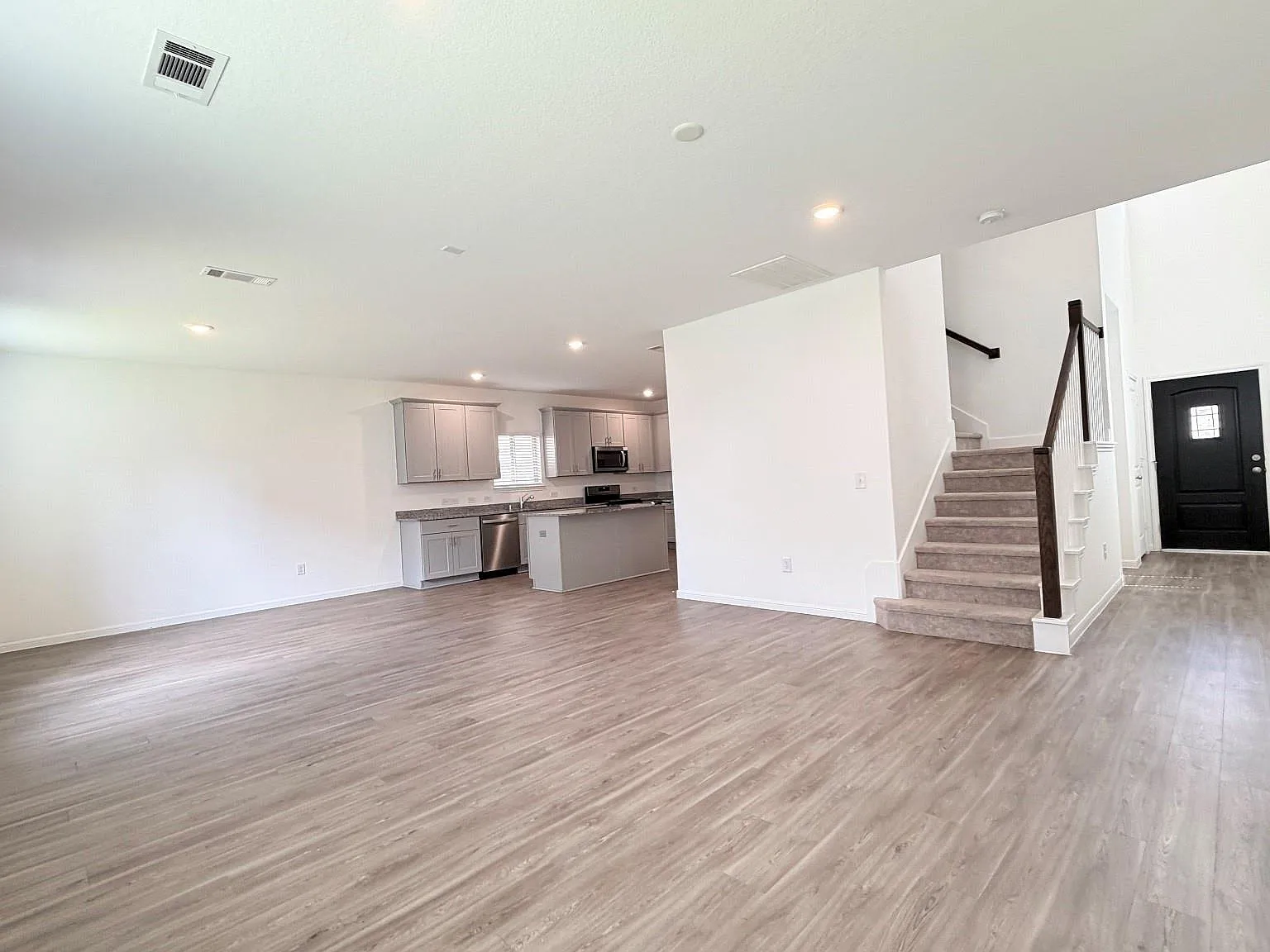 3 bed, 2.5 bath, 2063 sqft, $2,495 — Photo 4