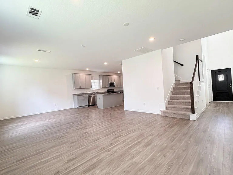 1020 Laguna Cove Dr — Photo 4