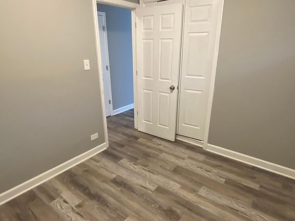 4th image of 14658 Lincoln Ave