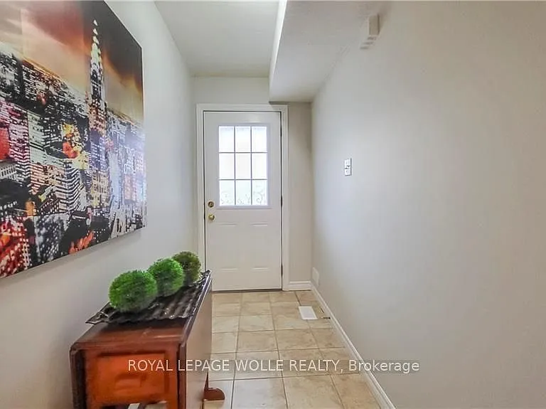 128 Udvari Cres #A — Photo 2
