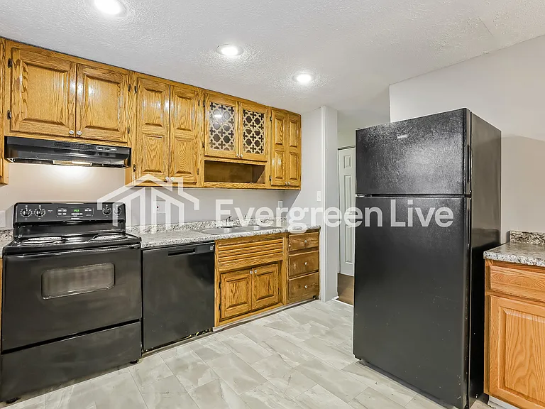 1401 Wolf Cir — Photo 5