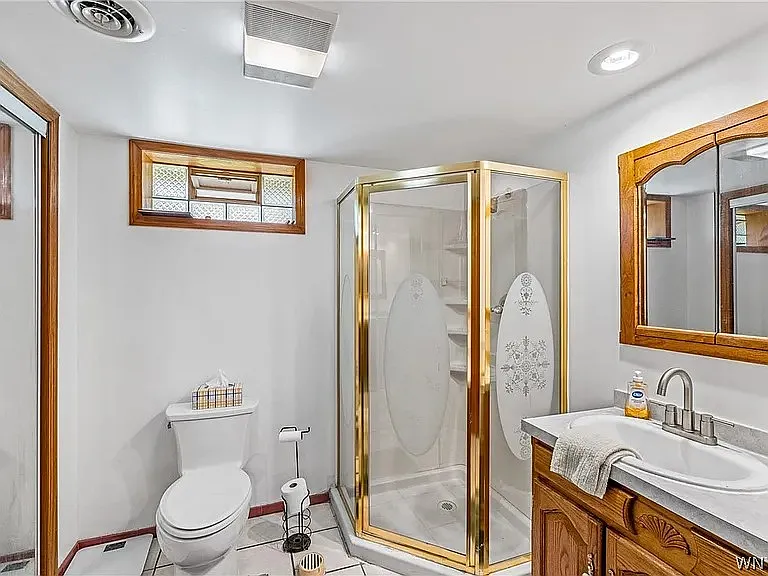 3 bed, 960 sqft, $2,300 — Photo 3