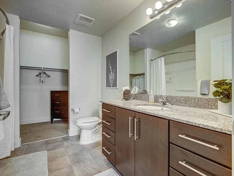 Eaglewood Lofts GR MR (37 of 53)