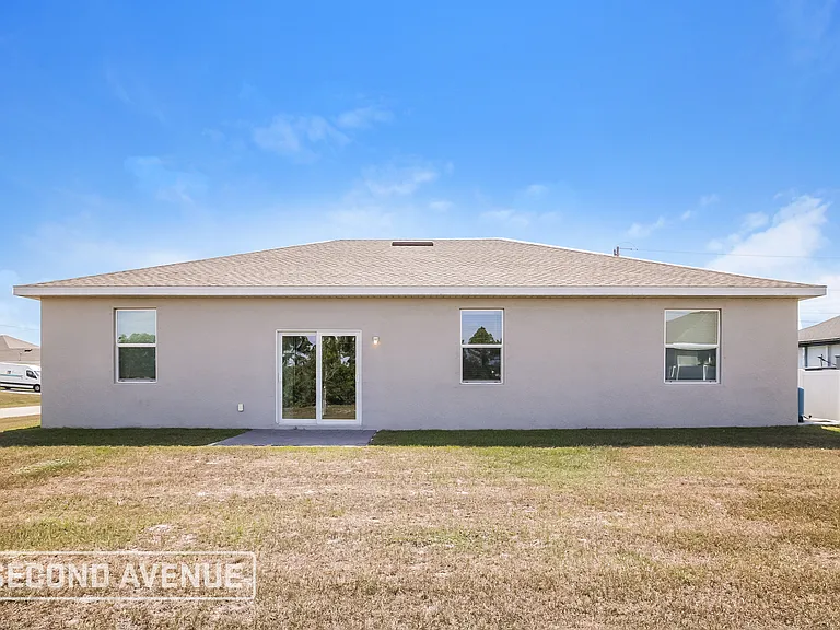 2721 NW 18th Pl — Photo 23