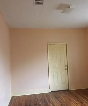 3rd image of 5437 Burgundy St