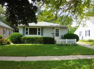 714 Dickinson Ave, Edgerton, WI 53534