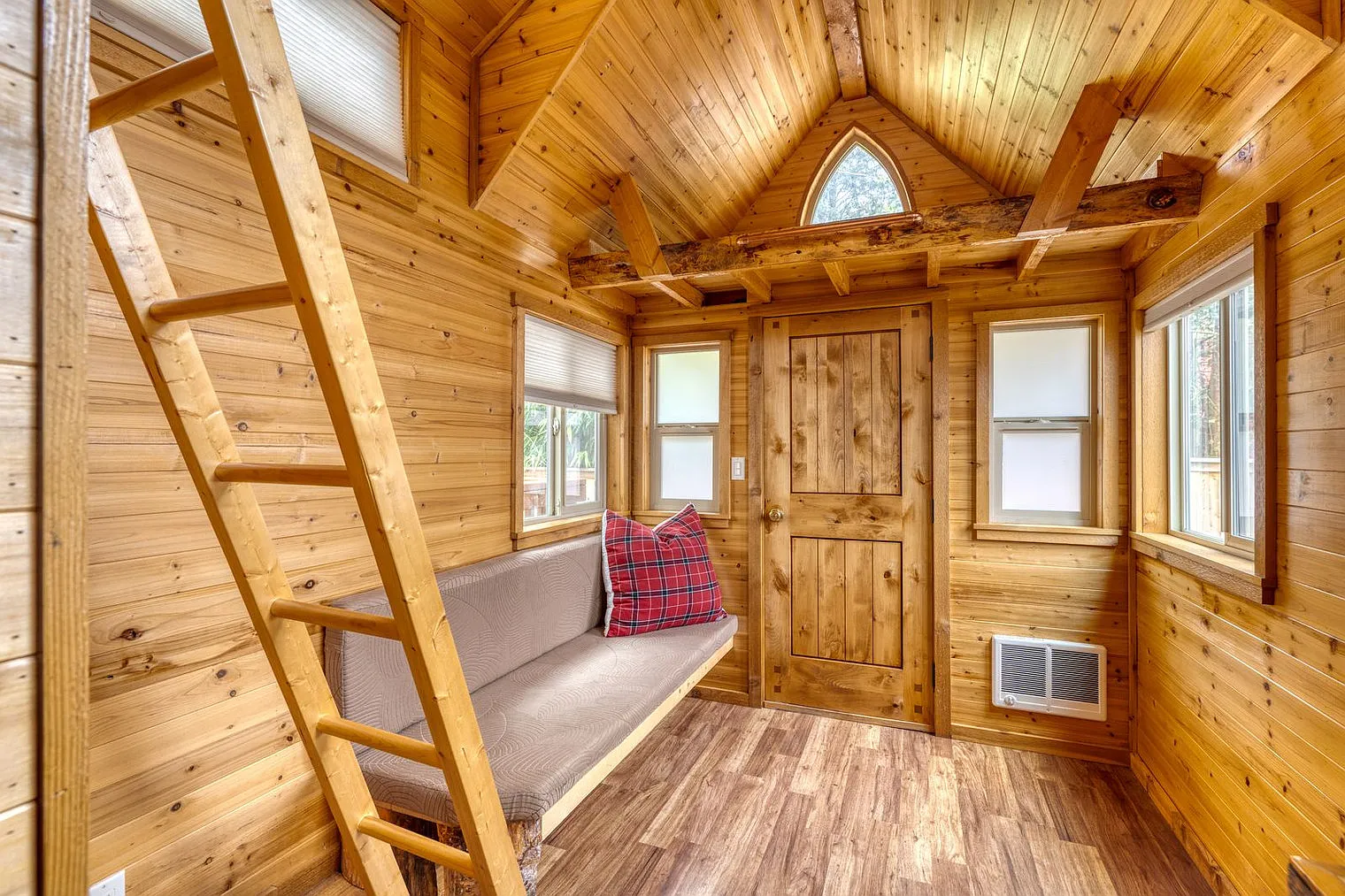7 bed, 5.0 bath, $21,965 — Photo 4