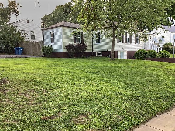 2nd image of 1901 Bryant Ave