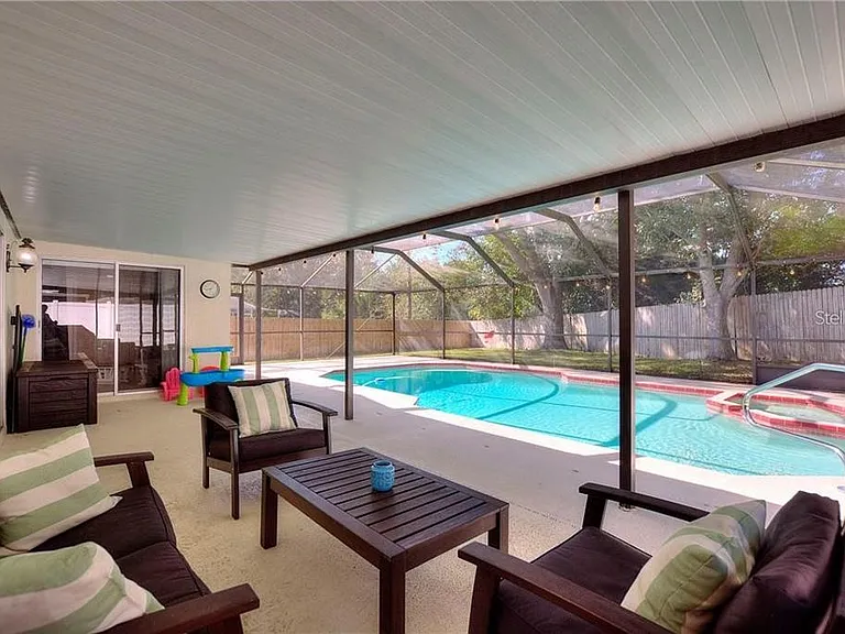 3662 Chatham Dr — Photo 12