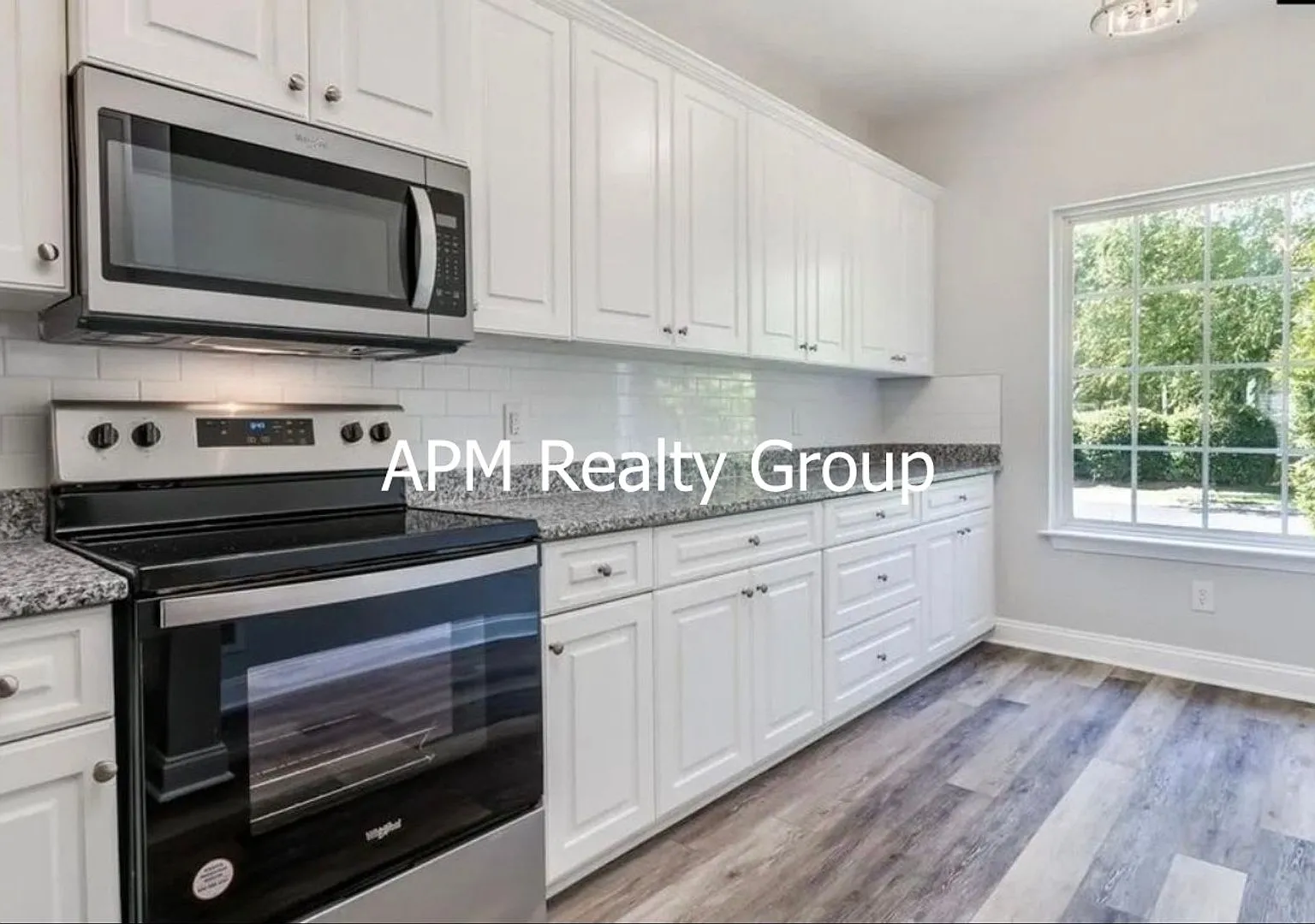 Easly Living Townhome — Photo 3