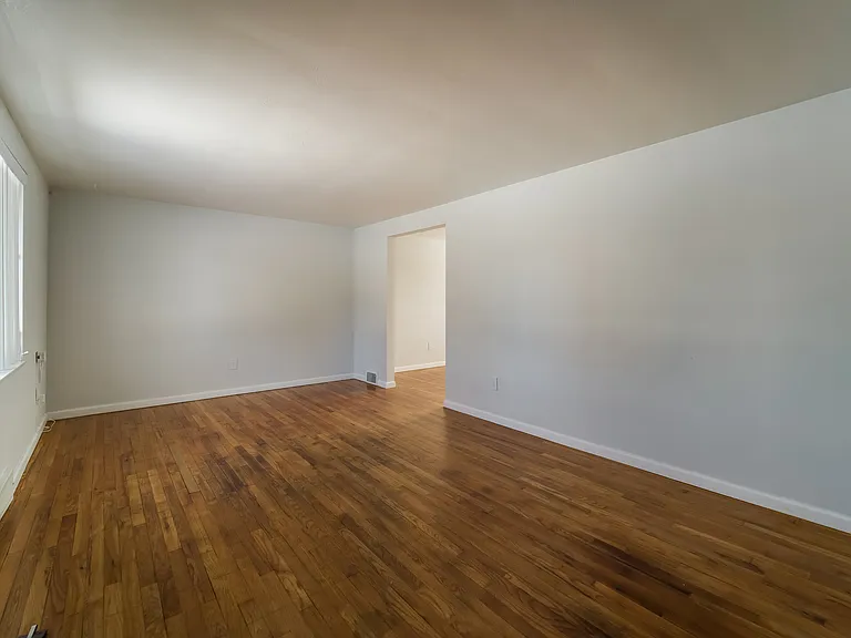 211 Andora Dr — Photo 8
