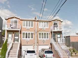 5212 69th Pl, Maspeth, NY 11378