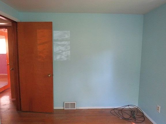 2nd image of 429 Woodrift Ln