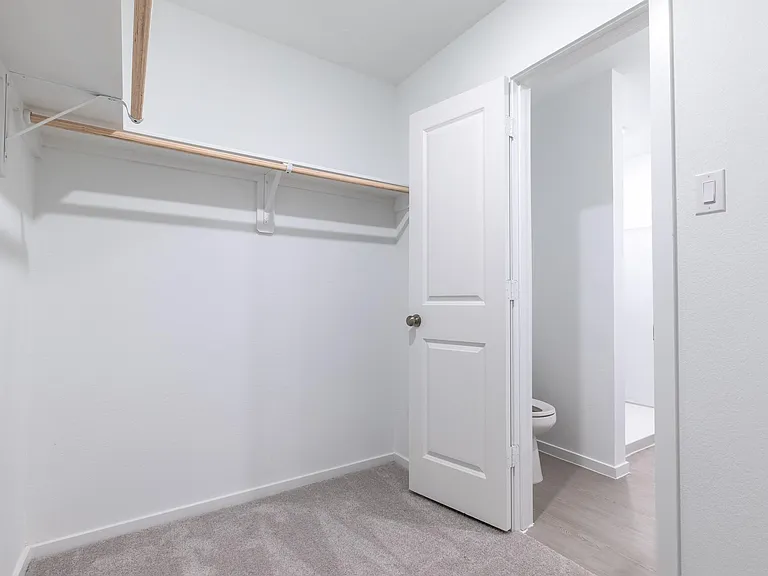 31406 Pratola Serra Cir — Photo 17