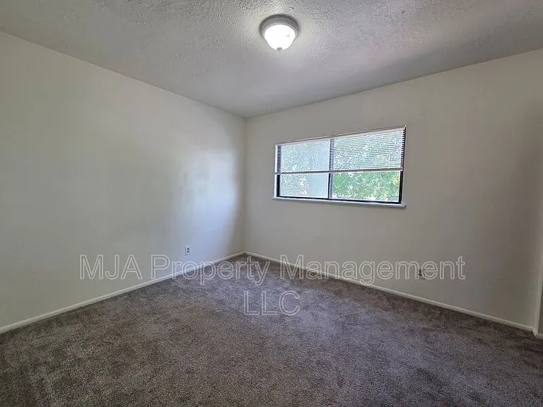 1149 W 1600 N — Photo 11