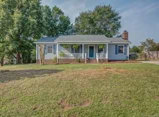 3514 Heather Ln, Gastonia, NC 28056