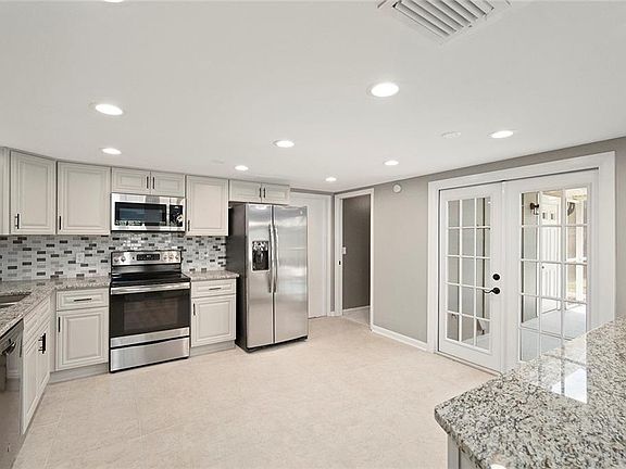 5th image of 1118 Lakemont Dr
