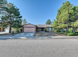 569 Red Cliff Rd, Colorado Springs, CO 80906