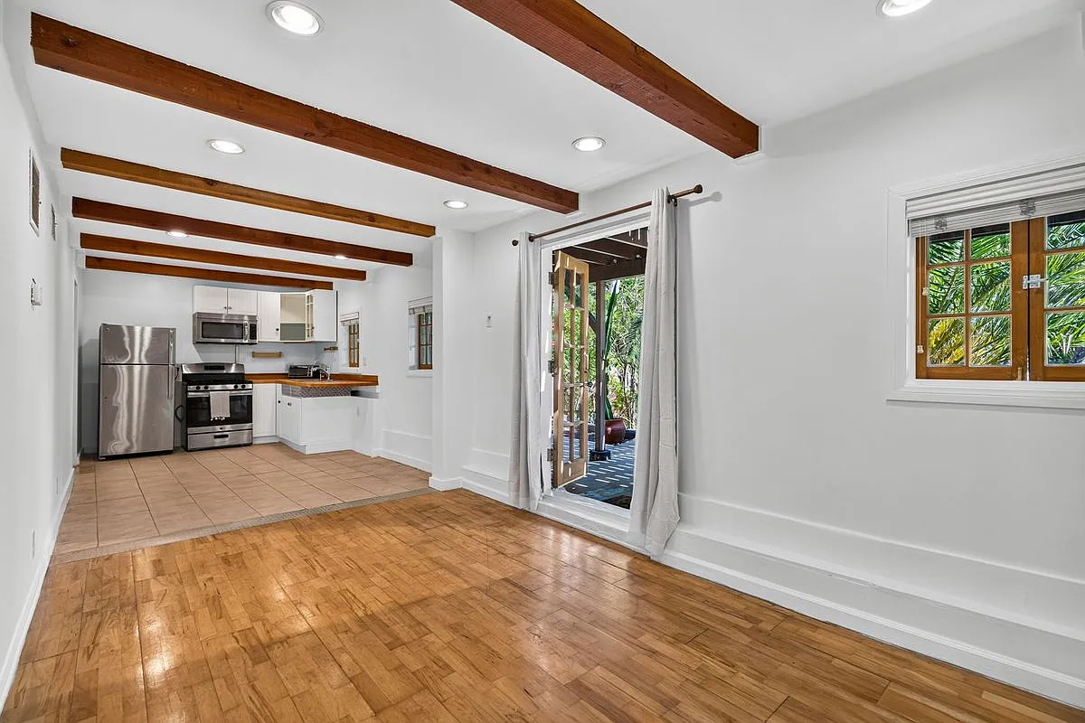 Studio, 1.0 bath, 375 sqft, $2,550 — Photo 2