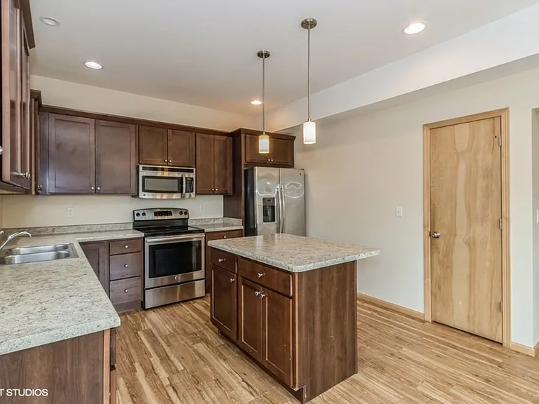 901 Scott Park Dr — Photo 17