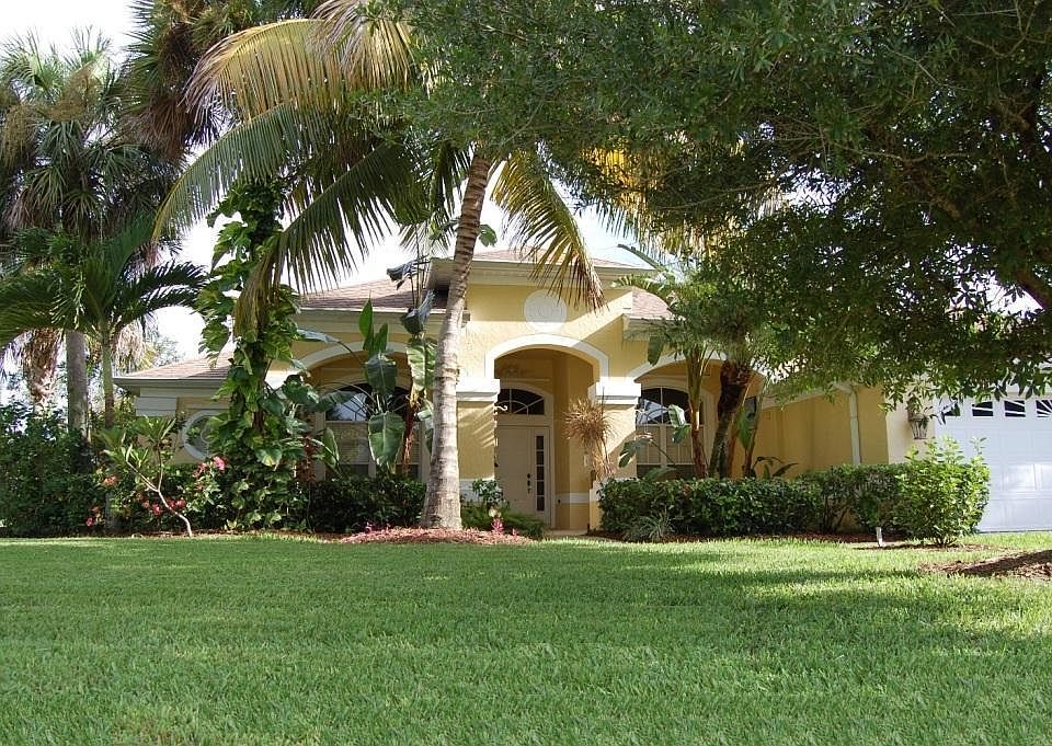 1st image of 412 NW Canna Way