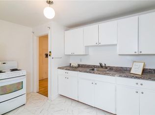 563 Windsor Ave, Winnipeg, MB R2L1B4