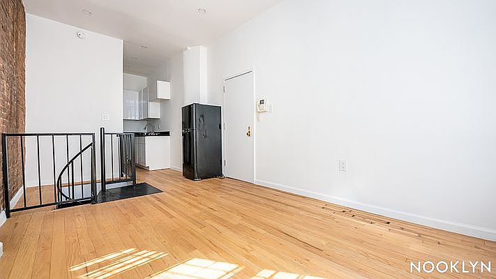 1st image of 479 Warren St APT 1A