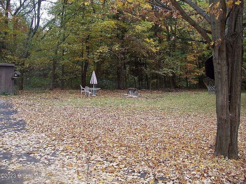 5th image of 430 Daniels Road