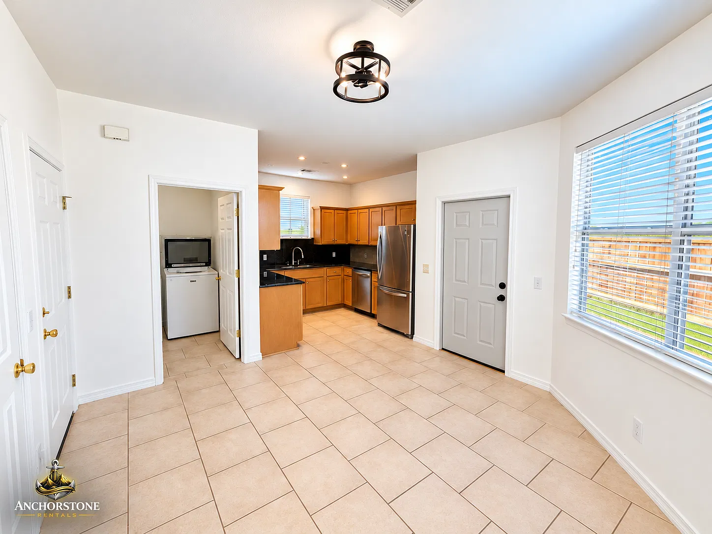 3 bed, 2.5 bath, $2,600 — Photo 3