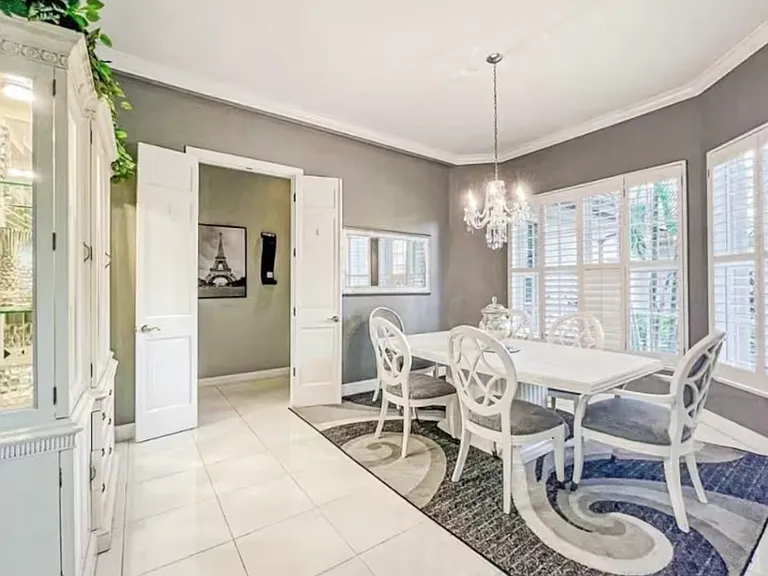 212 Silverado Dr — Photo 17