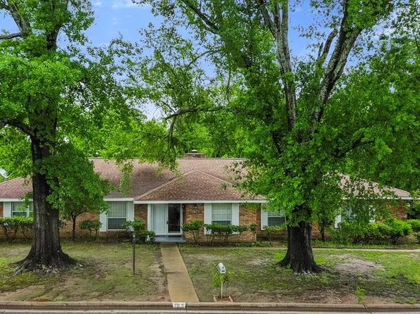 102 Nannie Ln, Palestine, TX 75801